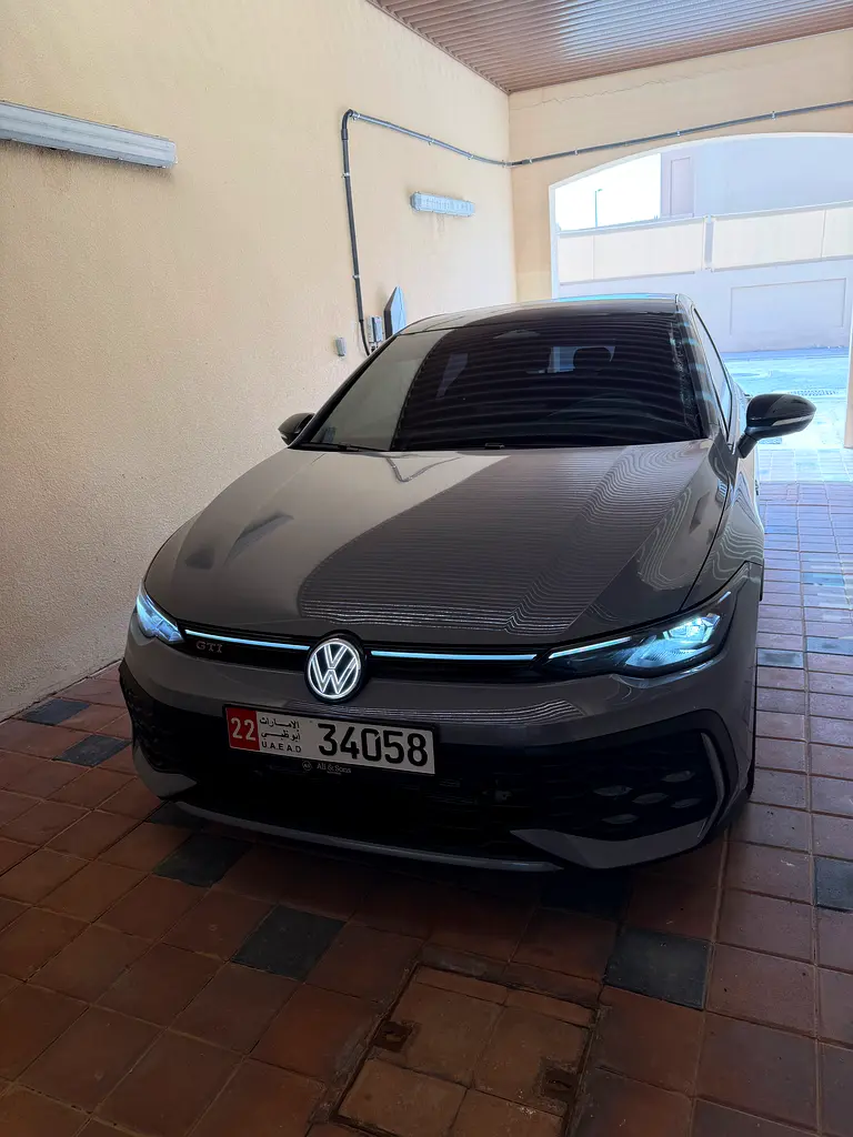 Volkswagen Golf 2026 — photo 1 of 11