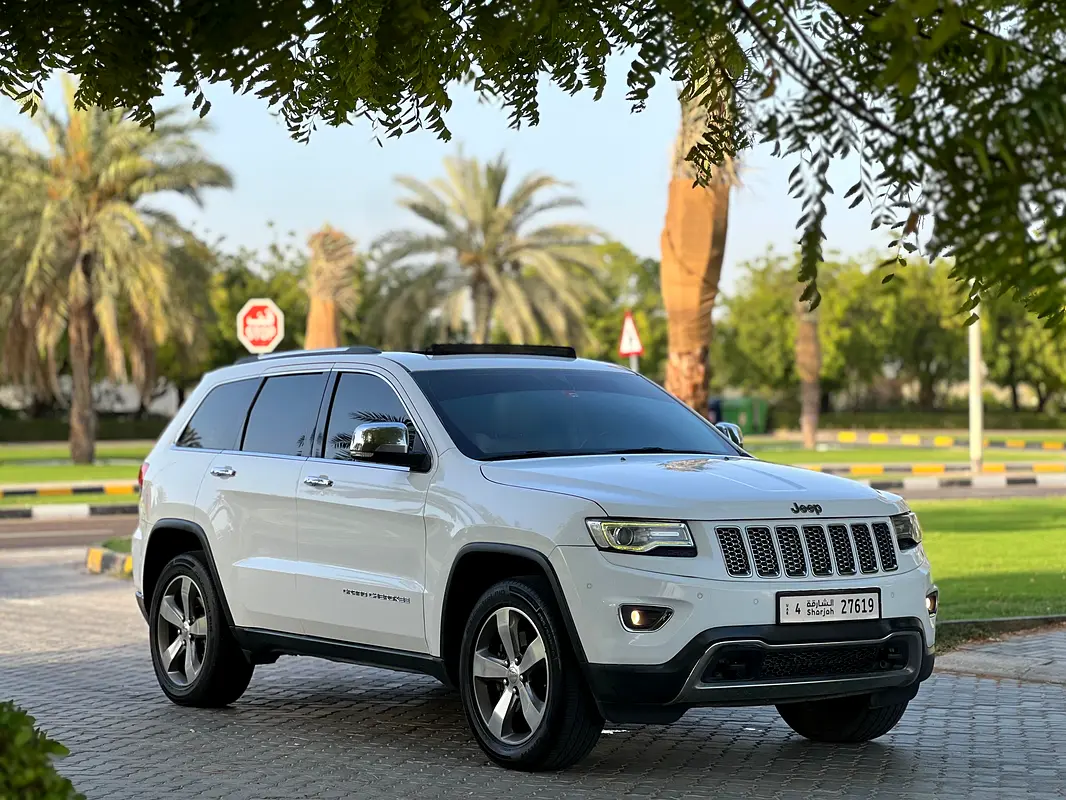 Jeep Grand Cherokee 2014 — photo 1 of 20