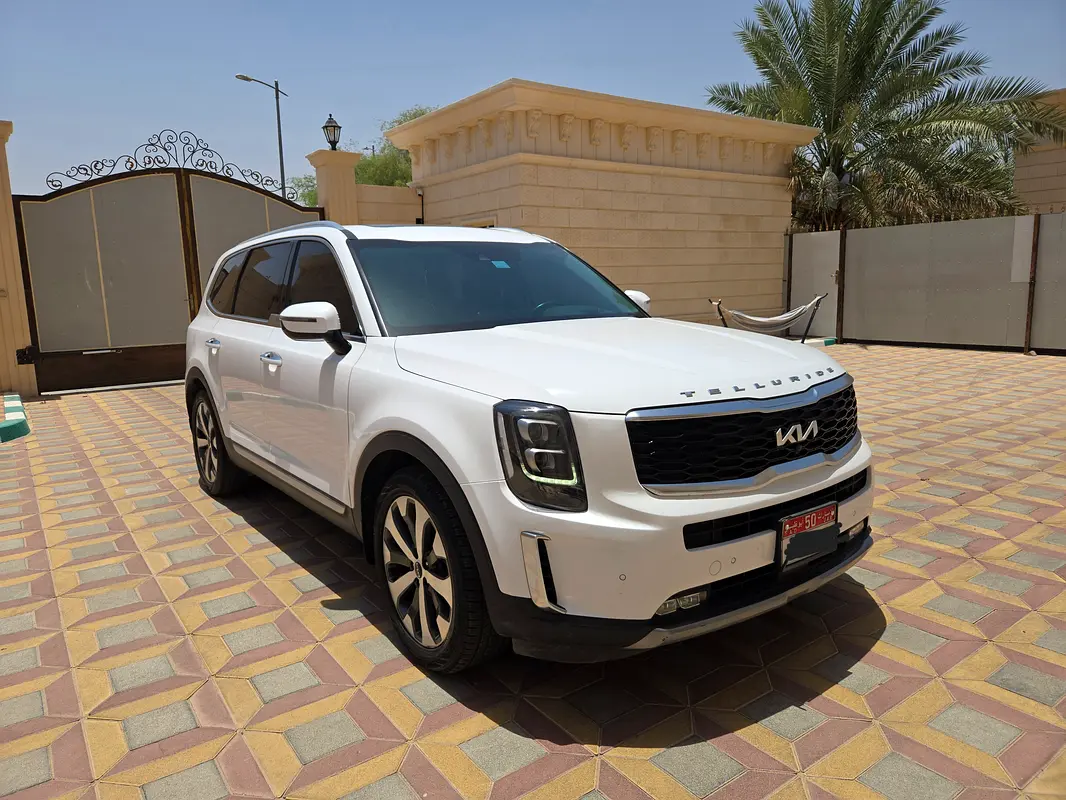 Kia Telluride 2022 — photo 1 of 18