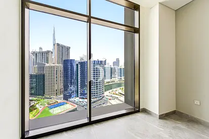 Middle Floor | Burj Khalifa & Canal View
