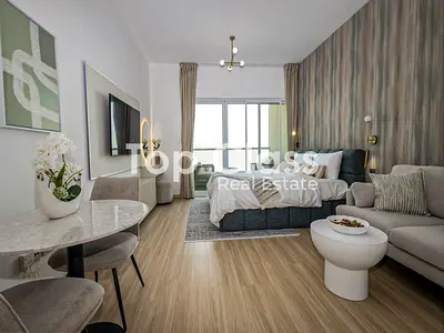 Vacant | Fully furnished | Chic Upgrades