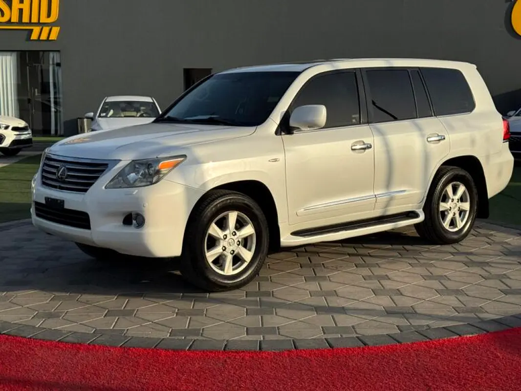 Lexus LX-Series 2009 — photo 1 of 18