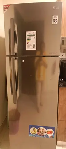 LG Refrigerator for Immediate Sale – Clean, Reliable  Ready to Use