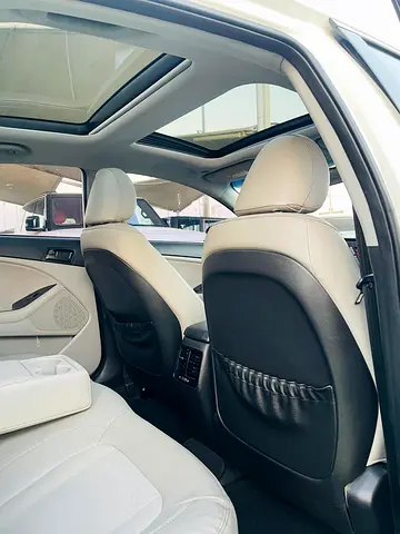 2010 KIA K5 — миниатюра 12