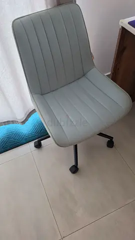 Study table and 2 chairs