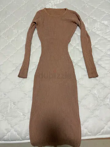 Brown ribbed long-sleeve bodycon knit dress - size S