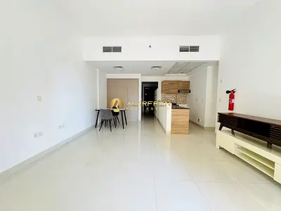 Studio Unfurnished | Ready to Move | Prime Area