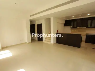 Vacant on July | Corner unit | Next to Pool