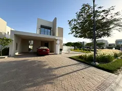 CORNER VILLA BIG PLOT SIZE | CLOSE TO AMENITIES | VACANT