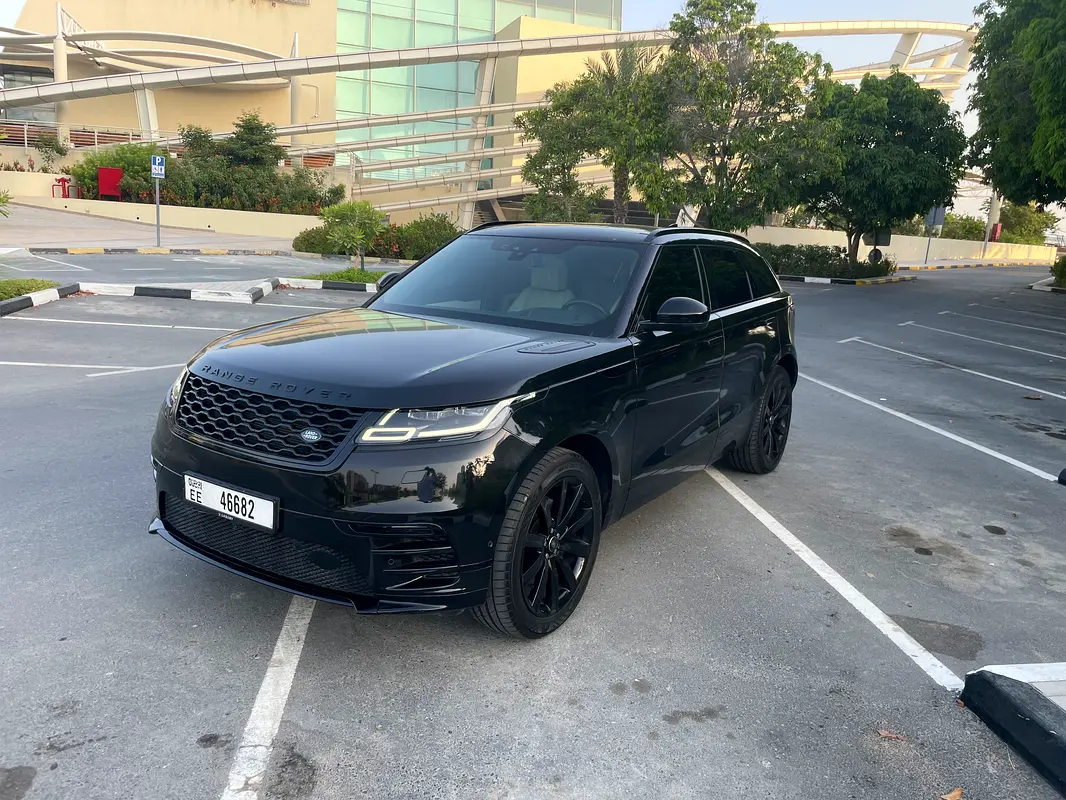 Land Rover Range Rover Velar 2018 — photo 1 of 10