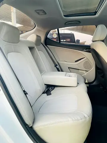 2010 KIA K5 — миниатюра 13