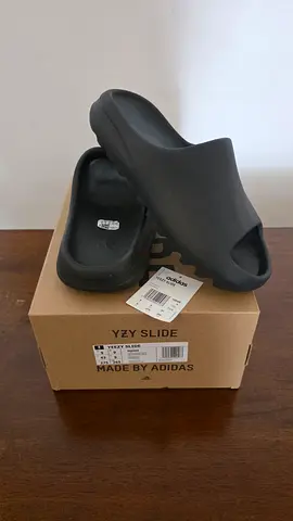 Original Adidas -Yeezy Slide. Onyx Size US 9 - UK 9