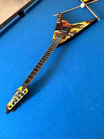 FOR SALE! Dean Dave Mustaine Signature V VMNT Indonesia upgraded EMG 57/66 TW pickups