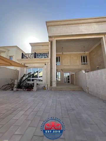Beautiful 3 Bedrooms, Majlis, Hall and Maid Room Villa