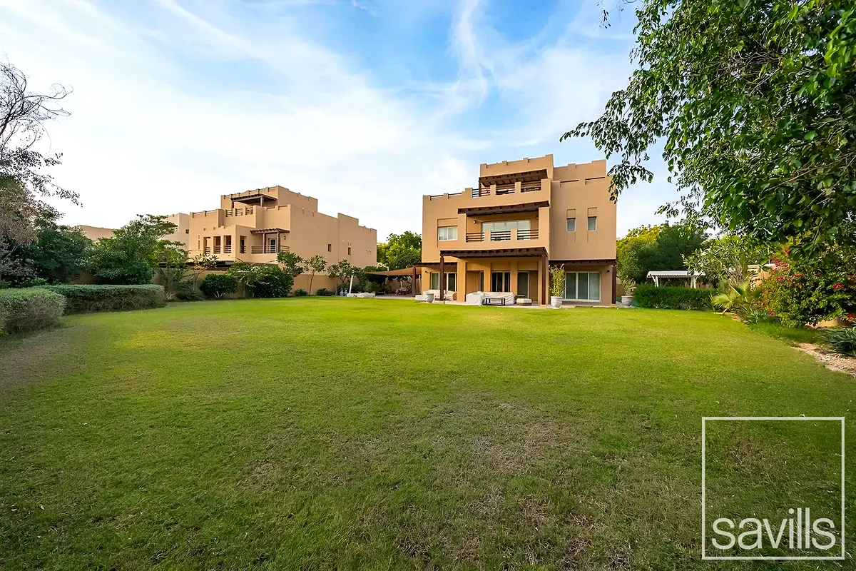 Corner | Big Plot | Close to Amenities