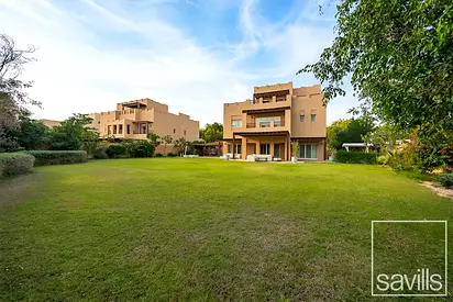Corner | Big Plot | Close to Amenities