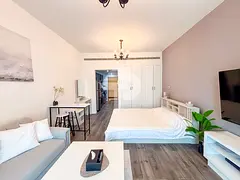 Fully Furnished | Community View | Bright Unit