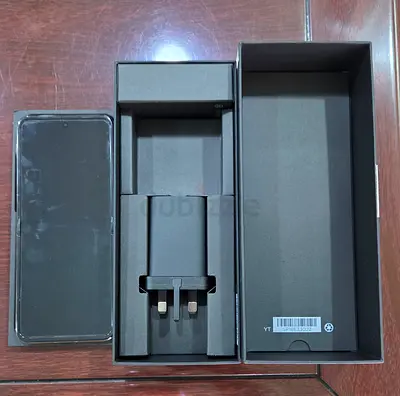 Moto Razr 50 ultra with Free gift