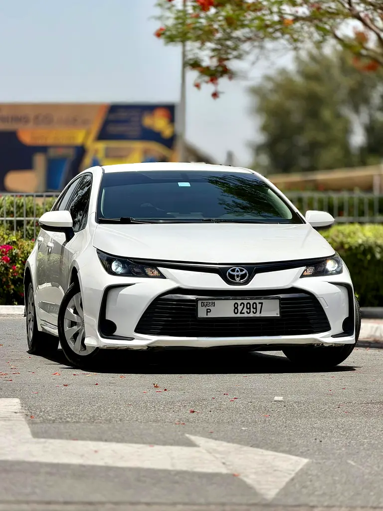 Toyota Corolla 2020 — photo 1 of 16