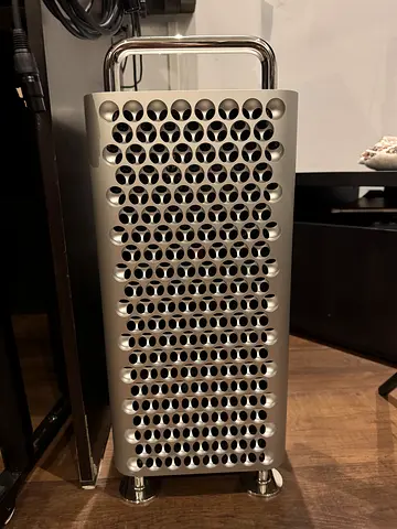 Mac Pro 2019 - 8 Core - 9TB SSD - 128 GB Ram