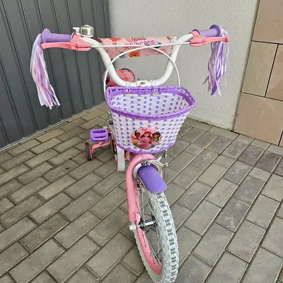 Girls princess Bicycle with Basket and Training Wheels/ princess helmet- excellent condition