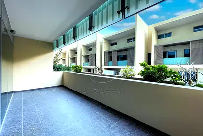 Big Layout | VACANT + Negotiable | Community View