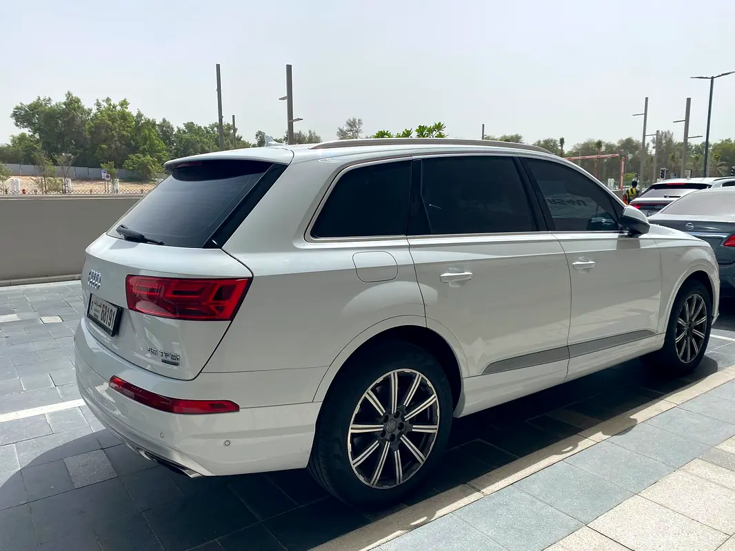 Audi Q7 2017 — photo 1 of 7