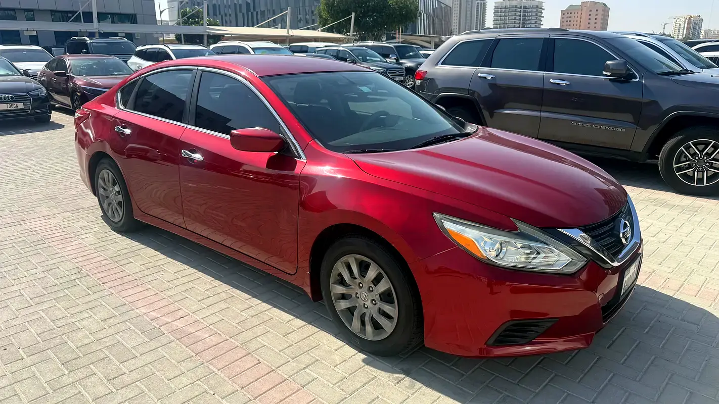 Nissan Altima 2018 — photo 1 of 7