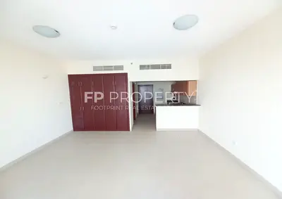 Huge Layout |Spacious Unit |Good ROI