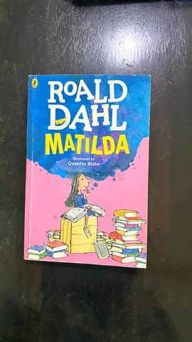 Roald Dahl - Matilda (Paperback) — Illustrated by Quentin Blake