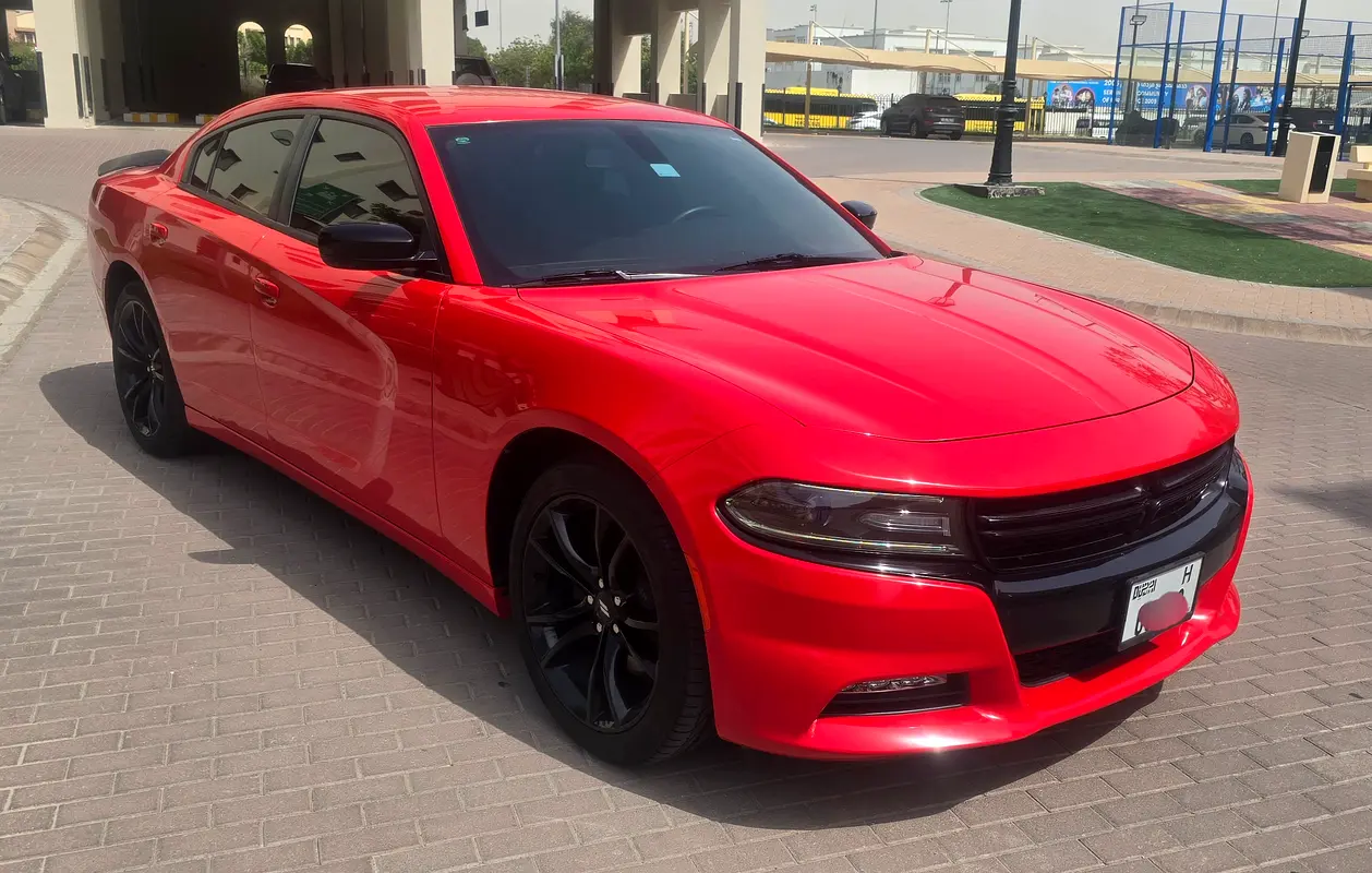Dodge Charger 2018 — photo 1 of 17