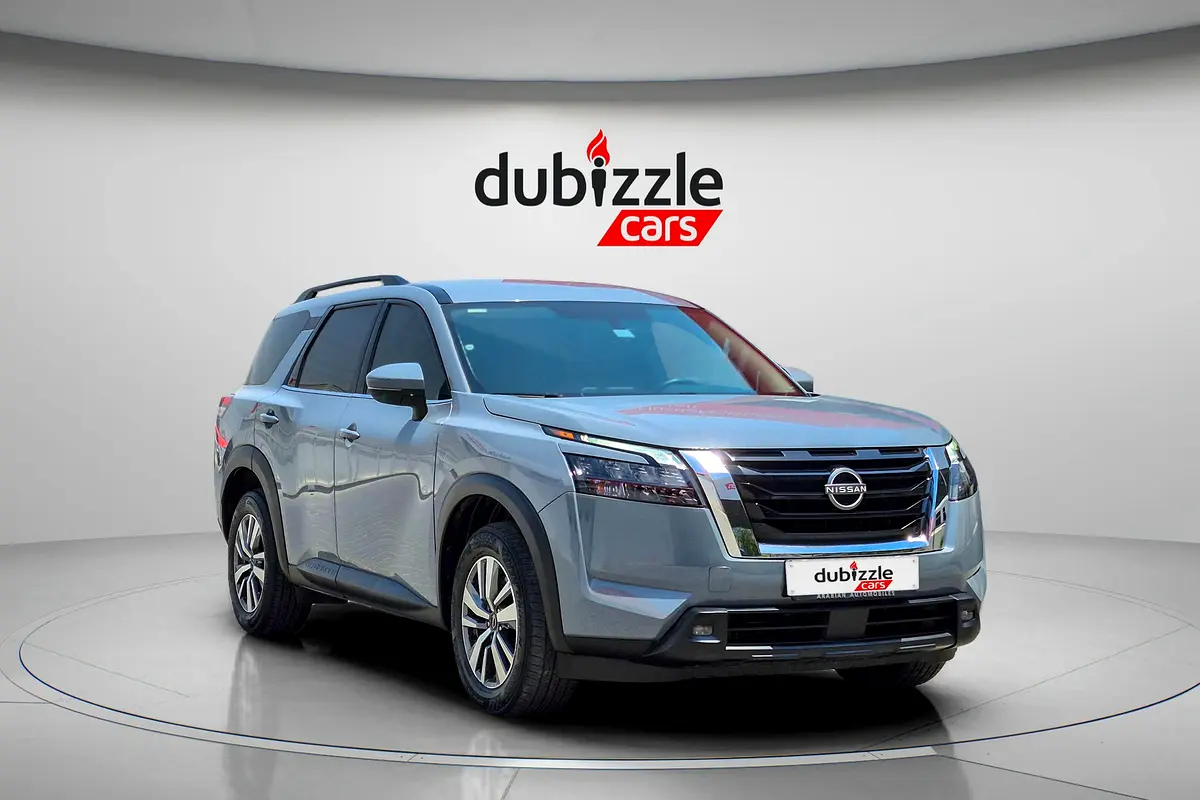Nissan Pathfinder 2023 — photo 1 of 15
