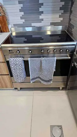 Smeg 90 cm ceramic cooking range 5 hubs electric ceramic stove new model