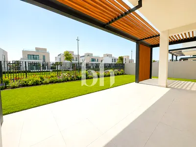 Premium Landscaping | Single Row | Best Located