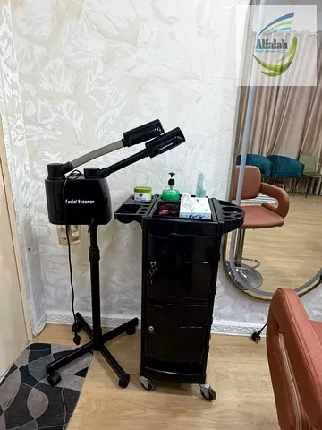 Running Beauty Saloon For sale