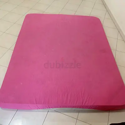 Queen-size foam mattress with pink cover - good condition