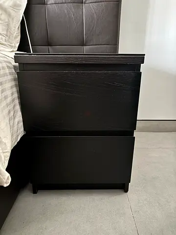 Side bed tables