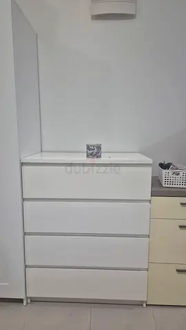 Chest of Drawers / Cabinet