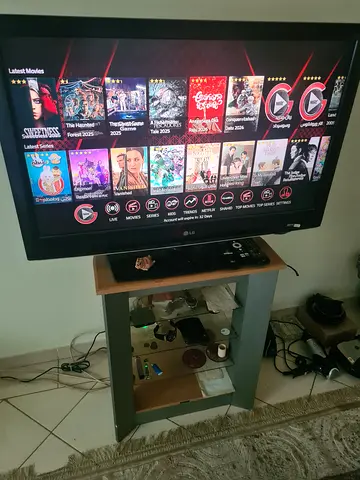 Used LED TV with 3 HDMI and USB ports - 32/40 inch (check size)