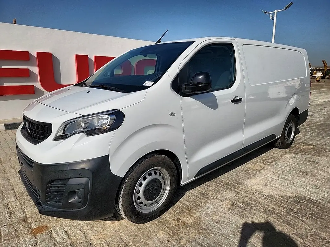 Peugeot Expert 2023 — photo 1 of 6