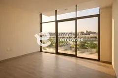 Single Row | Private Garden | Vacant Now