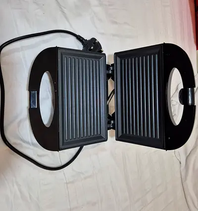 Non-stick Electric Sandwich/Grill Maker - Good Condition