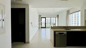 Canal &amp; Pool View | Kitchen Appliances | Bright Dual Aspect Layout