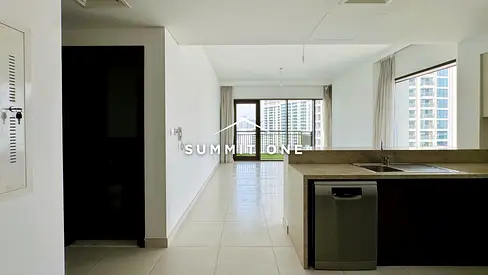 Canal & Pool View | Kitchen Appliances | Bright Dual Aspect Layout