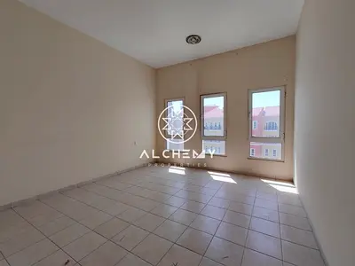 Ready to Move In| Open Plan Layout| Near Metro