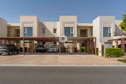 Ground Floor | 2 Parkings | Large Outdoor Space