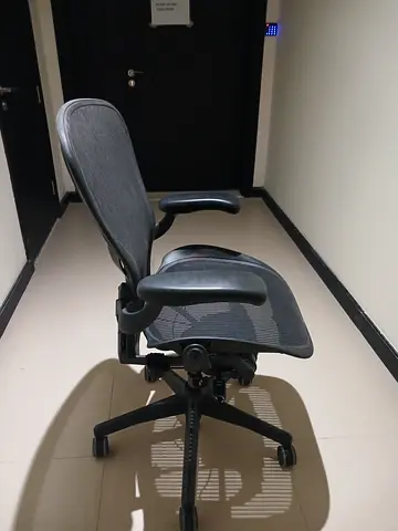 For Sale Aeron Herman Miller Office Chair excellent condition Posture Fit ultimate comfort