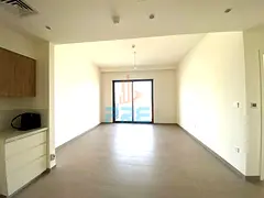 Luxurious 1 Bedroom | With Balcony | Prime Location — 2