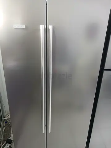Siemins brand Large stainless steel double-door refrigerator - good condition