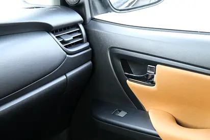 2026 Toyota FORTUNER 照片 10